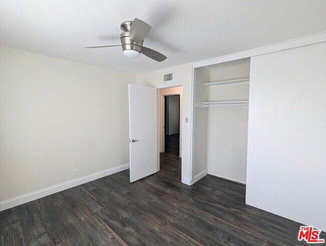 Building Photo - 508 Fernpark Dr