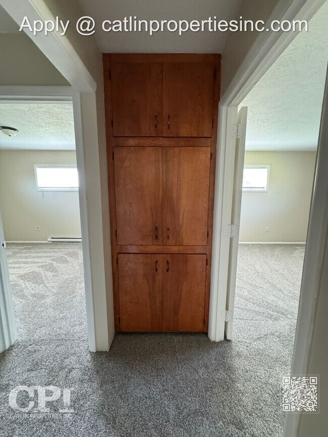 Building Photo - 3400 Columbia Heights Rd