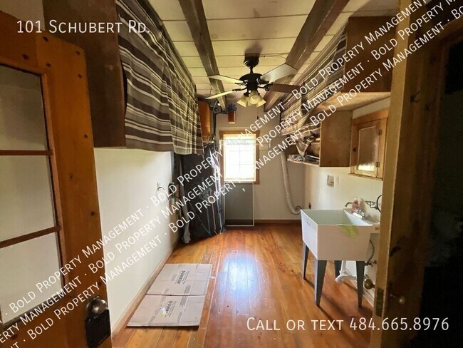 Building Photo - 101 Schubert Rd