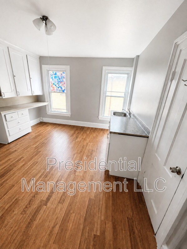 Building Photo - 74 Holmes Ave