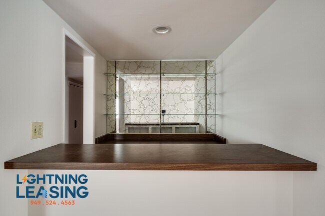 Building Photo - 813 S Shenandoah St