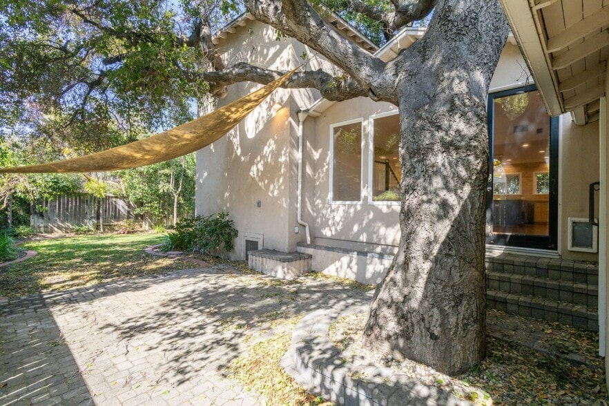 Building Photo - 1224 Fernside Dr