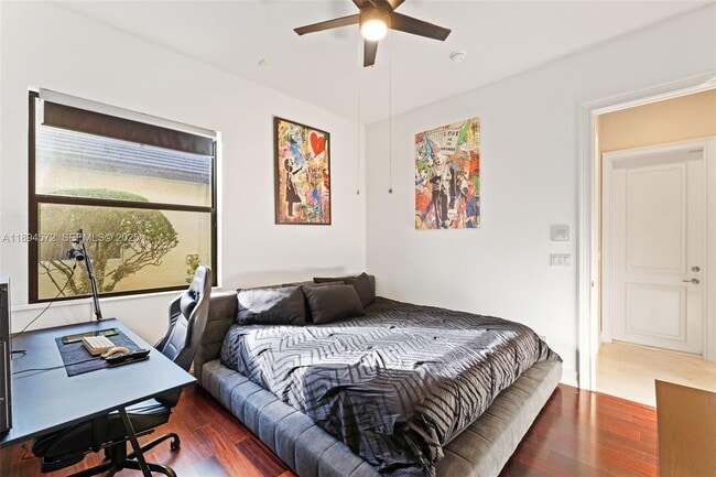 Building Photo - 10775 Blue Palm St