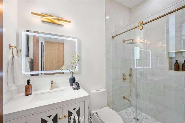 Building Photo - 14519 Greenleaf St