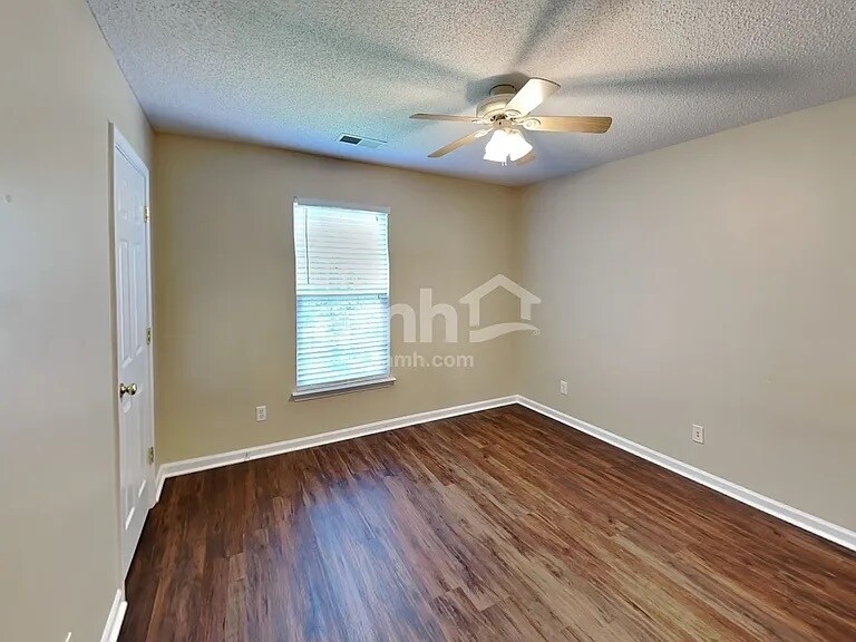 Building Photo - 4945 Wheat Dr SW