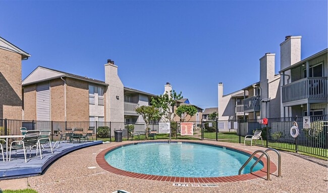 Building Photo - 260 El Dorado Blvd