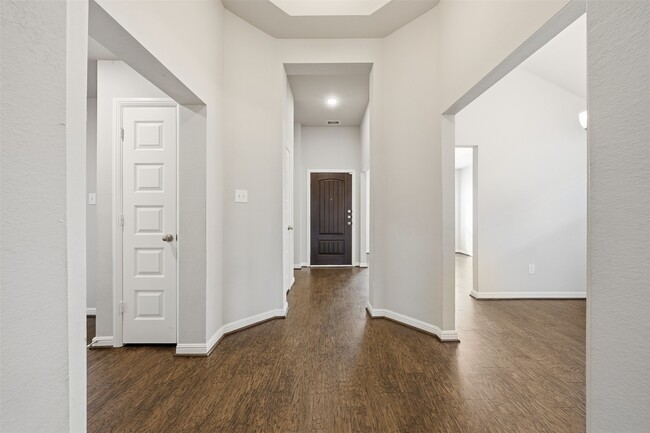 Building Photo - 19010 Whitehaven Bend Ln