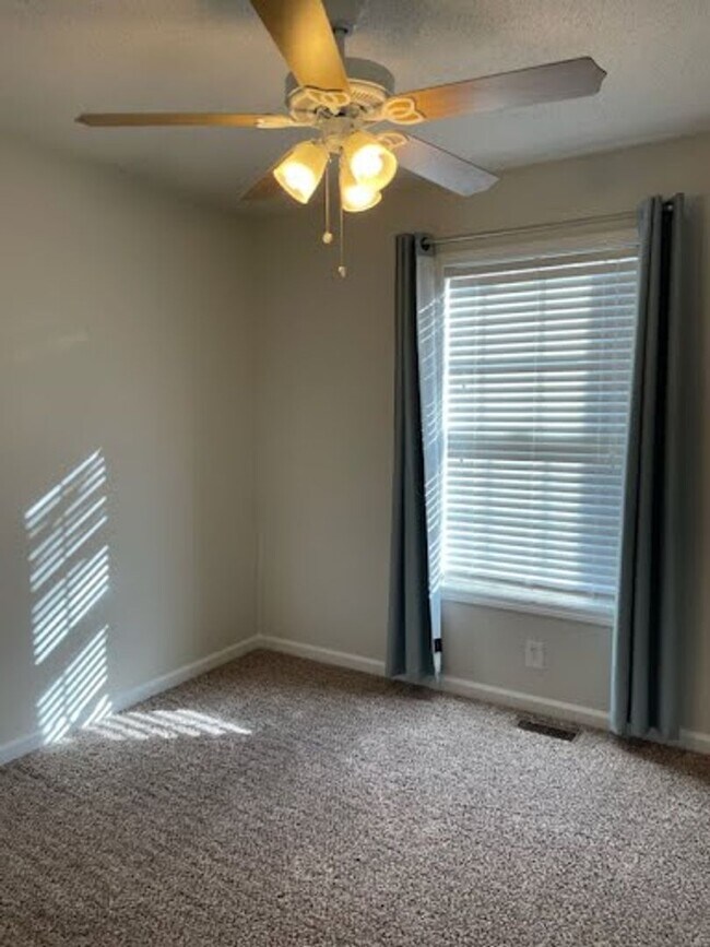 Building Photo - 2492 Rafiki Dr