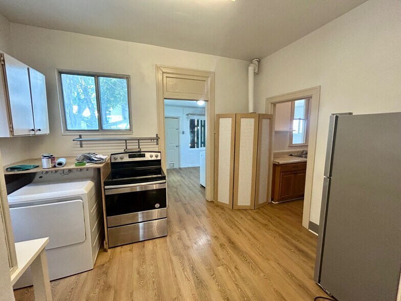 Kitchen - 814 S Jefferson St