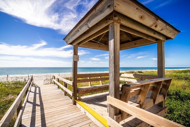 Building Photo - 2111 W Fort Macon Rd