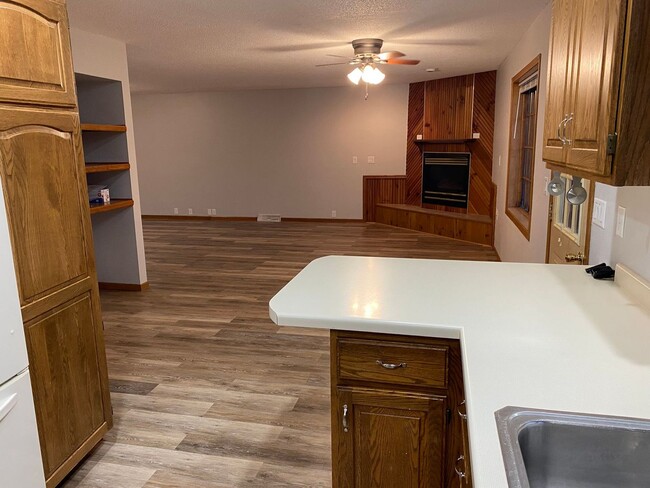 Building Photo - 4407-4409 Forest Valley Rd