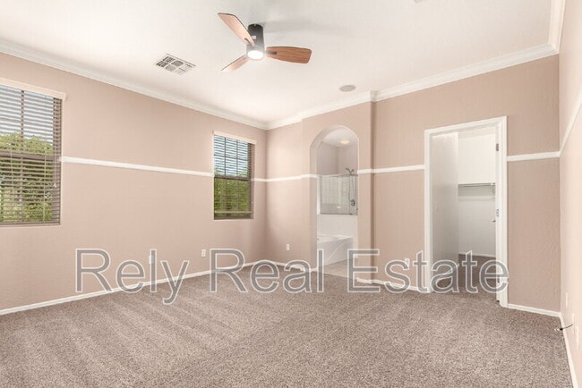 Building Photo - 15204 W Westview Dr