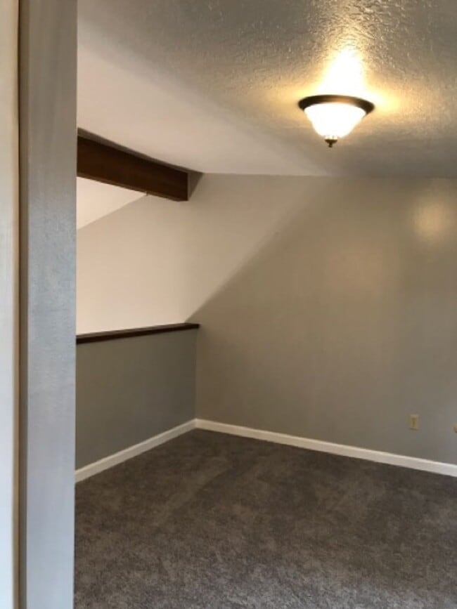 Building Photo - 297 Monroe Pl