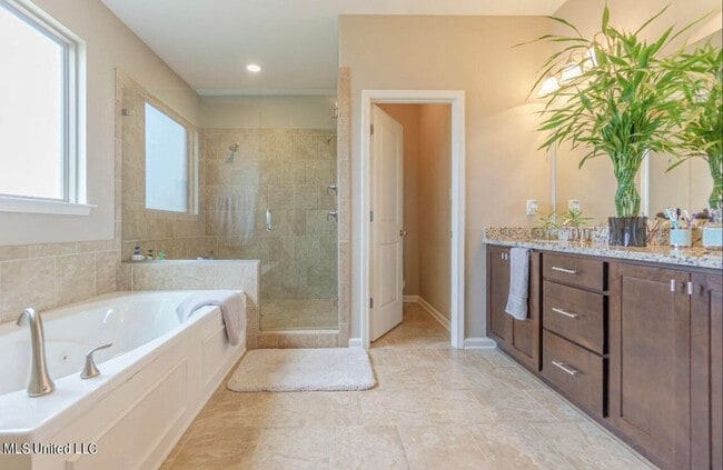 Building Photo - Centerhill Schools, beautiful corner lot w...