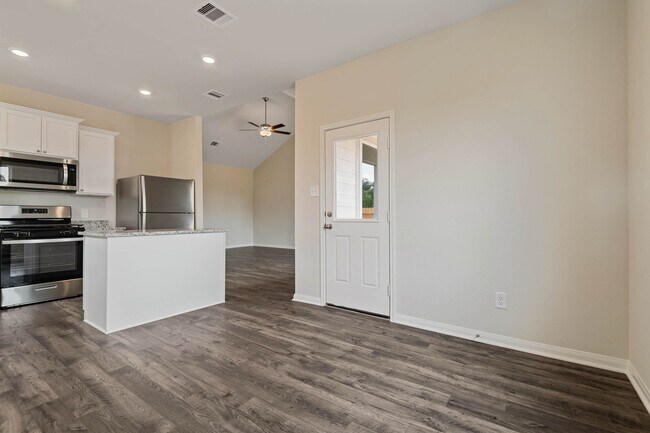 Building Photo - 345 Fastboy Ln