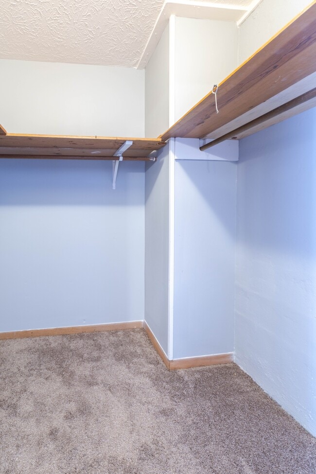 Building Photo - 9104 Woodpark Ln NW