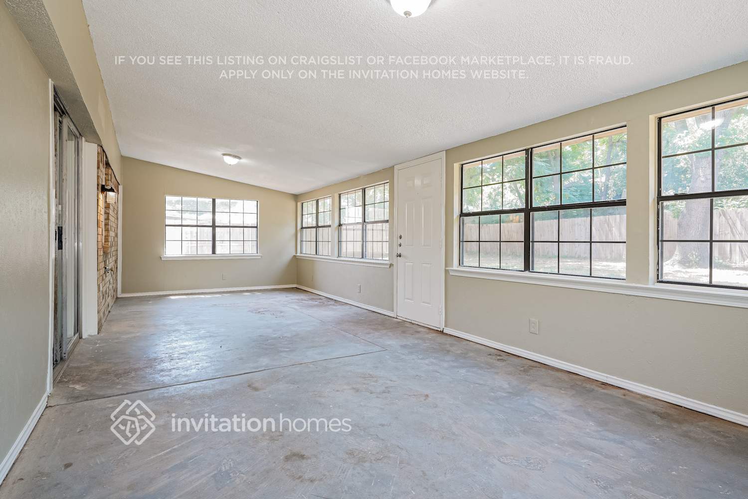 Building Photo - 3921 Willow Run Dr