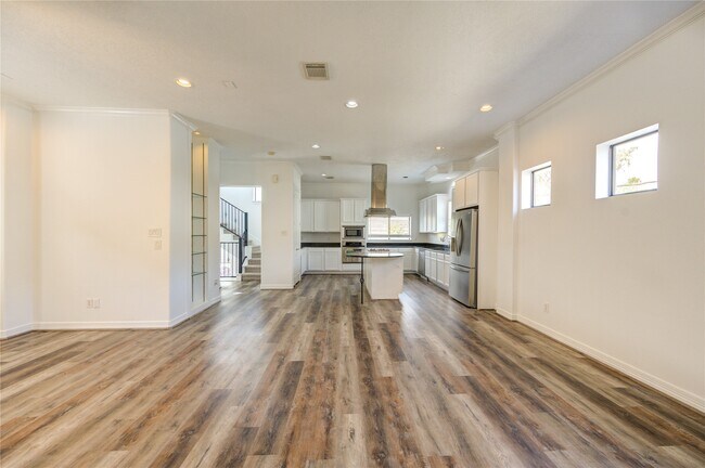 Building Photo - 5701 Kiam St