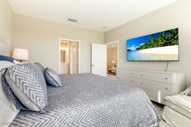 Building Photo - 11811 Venetian Lagoon Dr