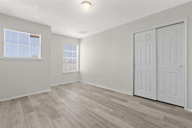 Building Photo - 11853 Gaelic Dr