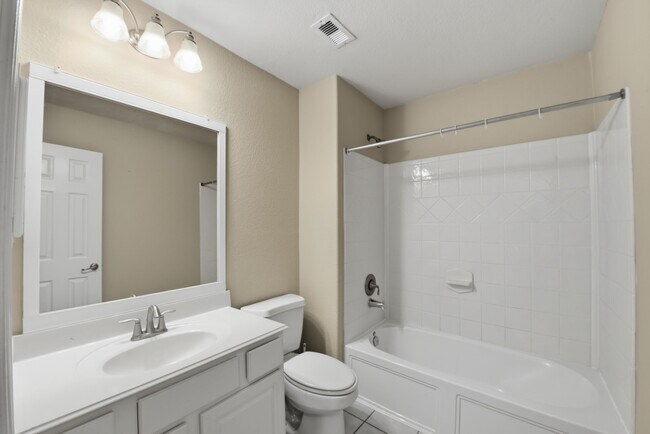 Building Photo - 1702 Bonnyton Ln