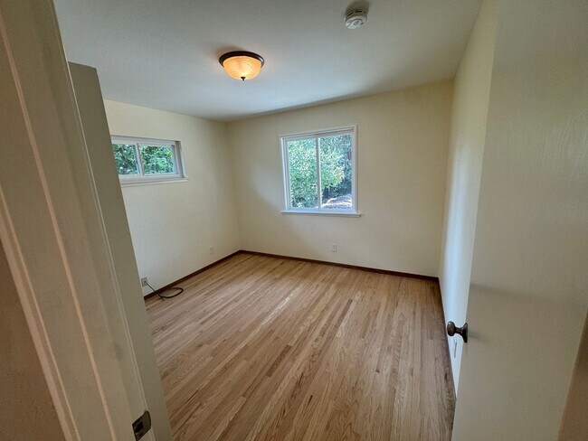 Building Photo - 1539/41 Gary Way