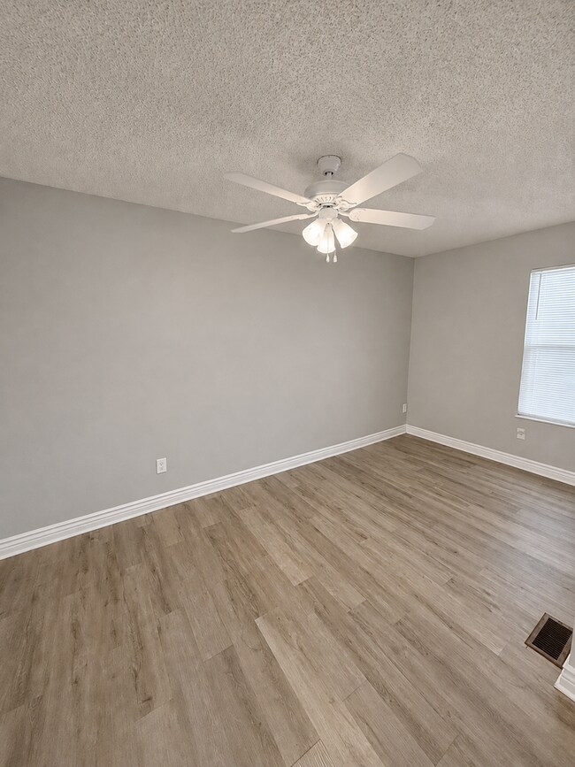 Building Photo - 4015 Stonedike Dr
