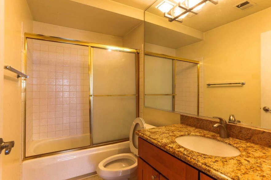 Building Photo - 6412 Buena Vista Dr