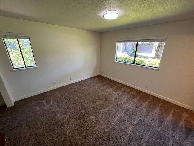 Building Photo - 8654 Thelen Ct