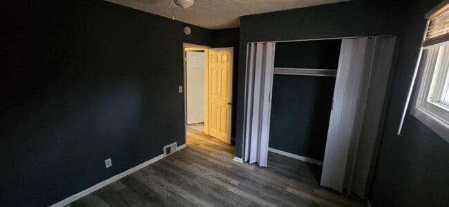 Building Photo - Charming 3-Bedroom Property in Prime Location ( SECTION 8 VOUCHER ACCEPTED )