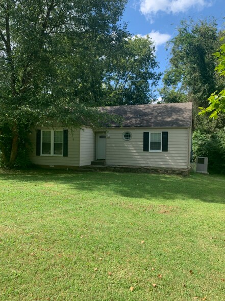 Building Photo - 302 Kent Rd