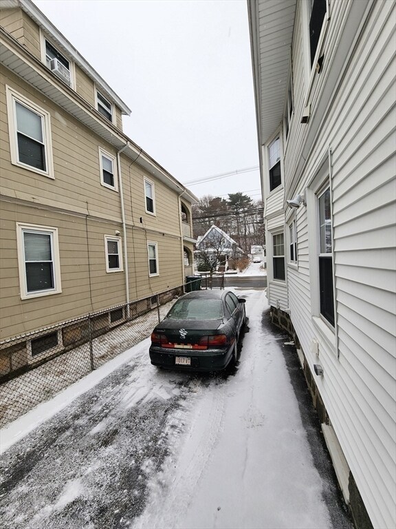 Building Photo - 431 Eastern Ave