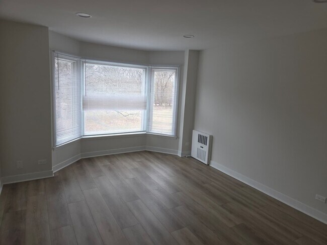 Building Photo - 400 Thames Pkwy