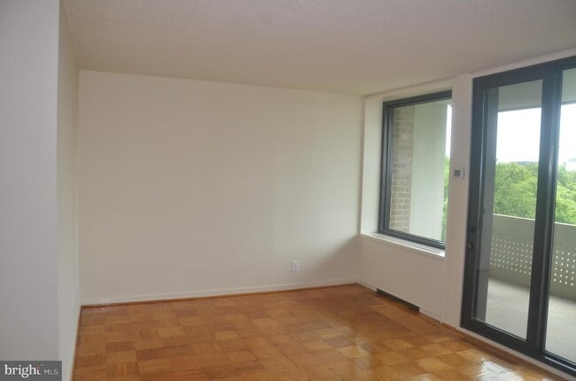 Building Photo - 240 M St SW