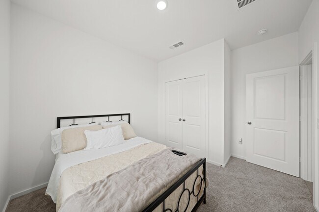 Building Photo - 26235 Arrowleaf Dr