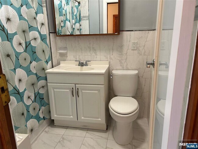 Building Photo - 192 Kearny Ave