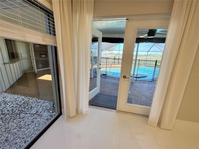 Building Photo - 3705 Torrey Pines Blvd