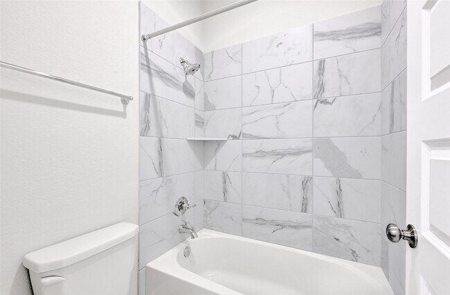 Building Photo - 9319 Galloway Wds Trl