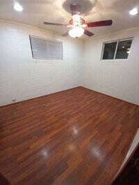 Building Photo - 2859 S Thrasher Ave