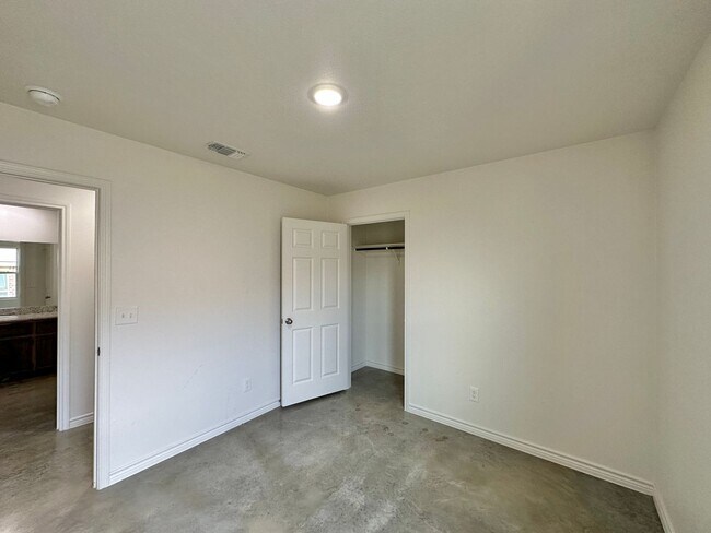 Building Photo - 5912 Harriet Tubman Ave