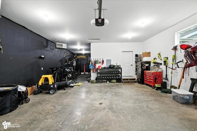 Building Photo - 4 BEDROOM | 2 BATHROOMS | 3 CAR GARAGE | M...