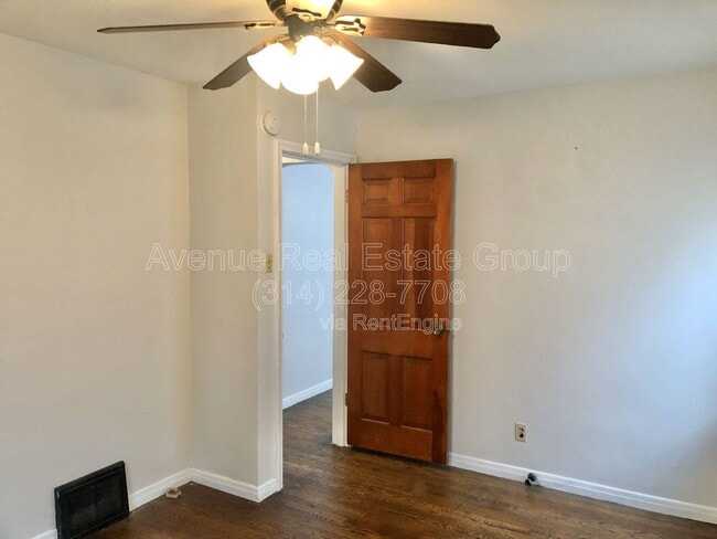 Building Photo - 5242 Parker Ave