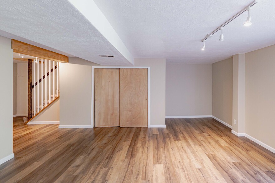 Building Photo - 3172 Meadow Trail Dr