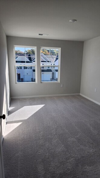 Building Photo - 2340 Chert Ln