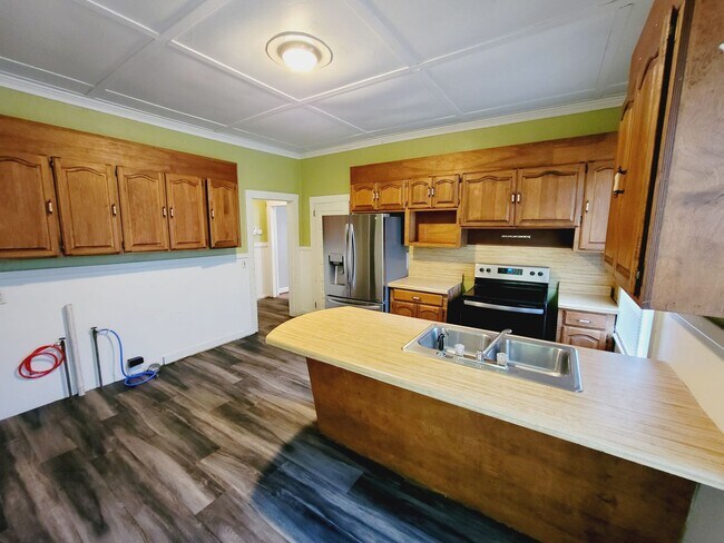 Building Photo - Updated 2-Bedroom 1-Bathroom Home for Rent...