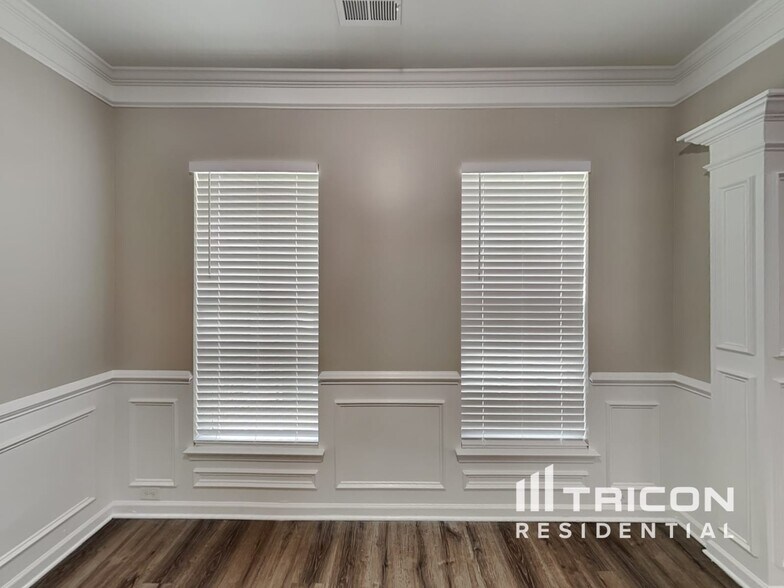 Building Photo - 1804 Hoosac Dr