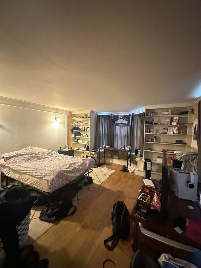 Building Photo - 80 N Main Ave