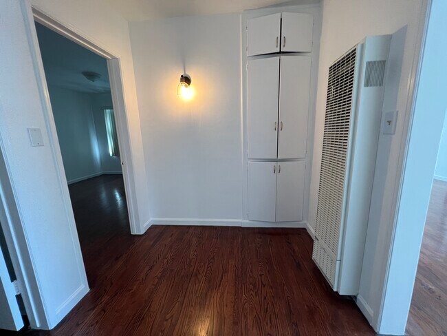 Building Photo - 13900 Burbank Blvd