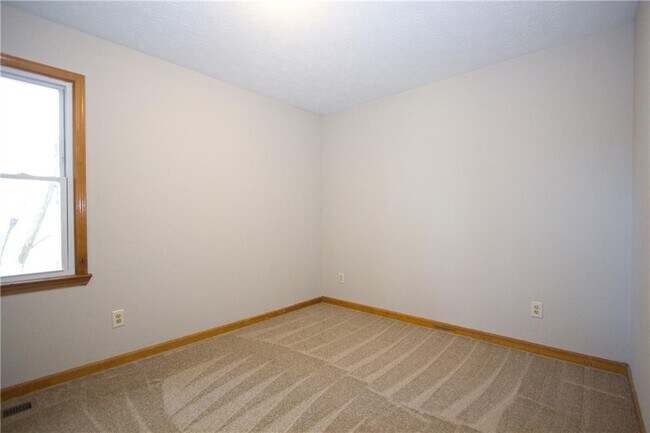 Building Photo - 2420 Green Rd