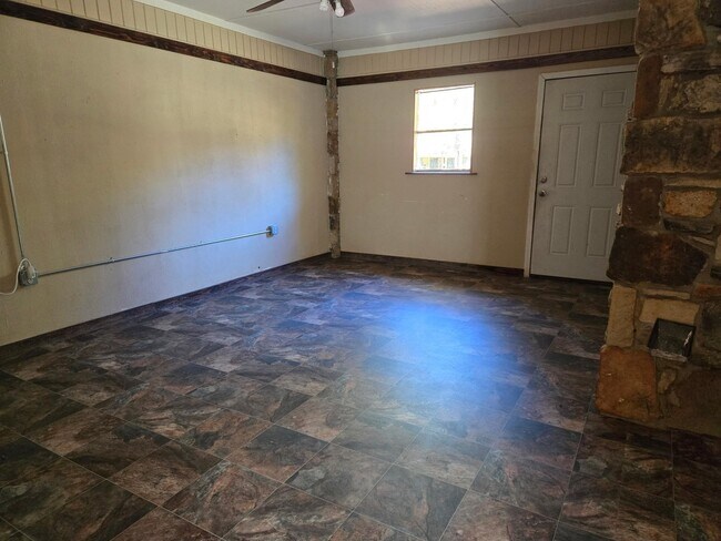 Building Photo - 156 Pottawattamie Dr